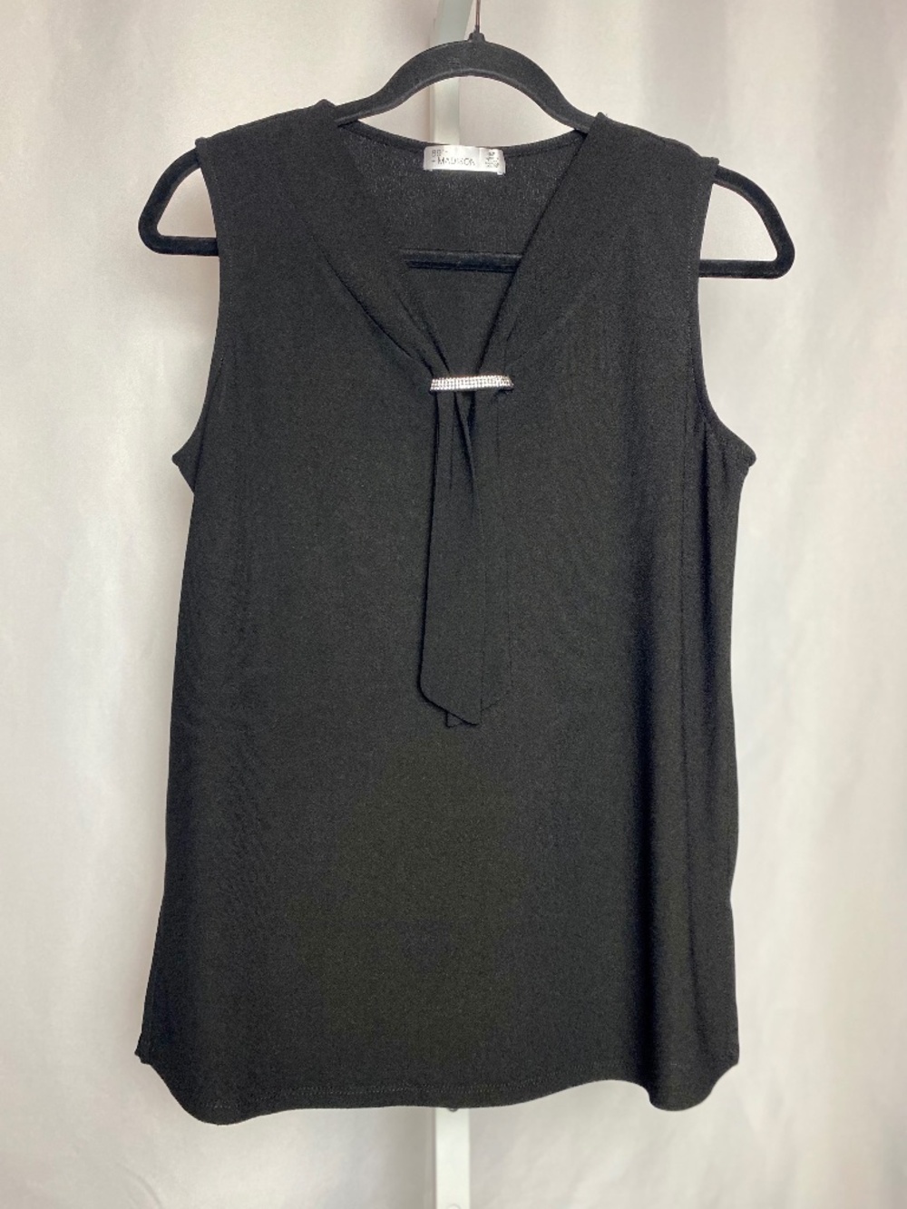 89th & Madison Womenʻs Black Sleeveless Rhinestone Accents  V-neck Blouse SP